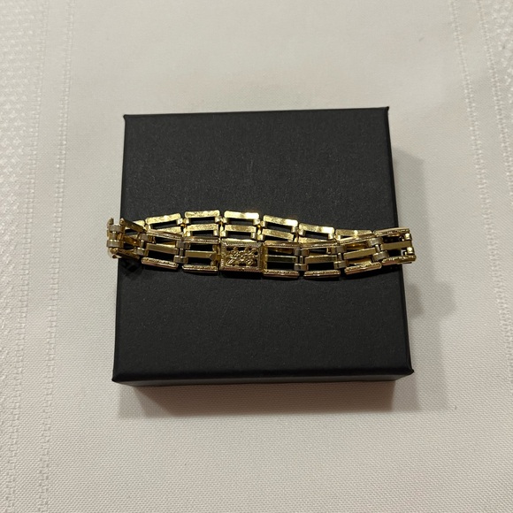 Vintage gold tone bracelet - Picture 6 of 8